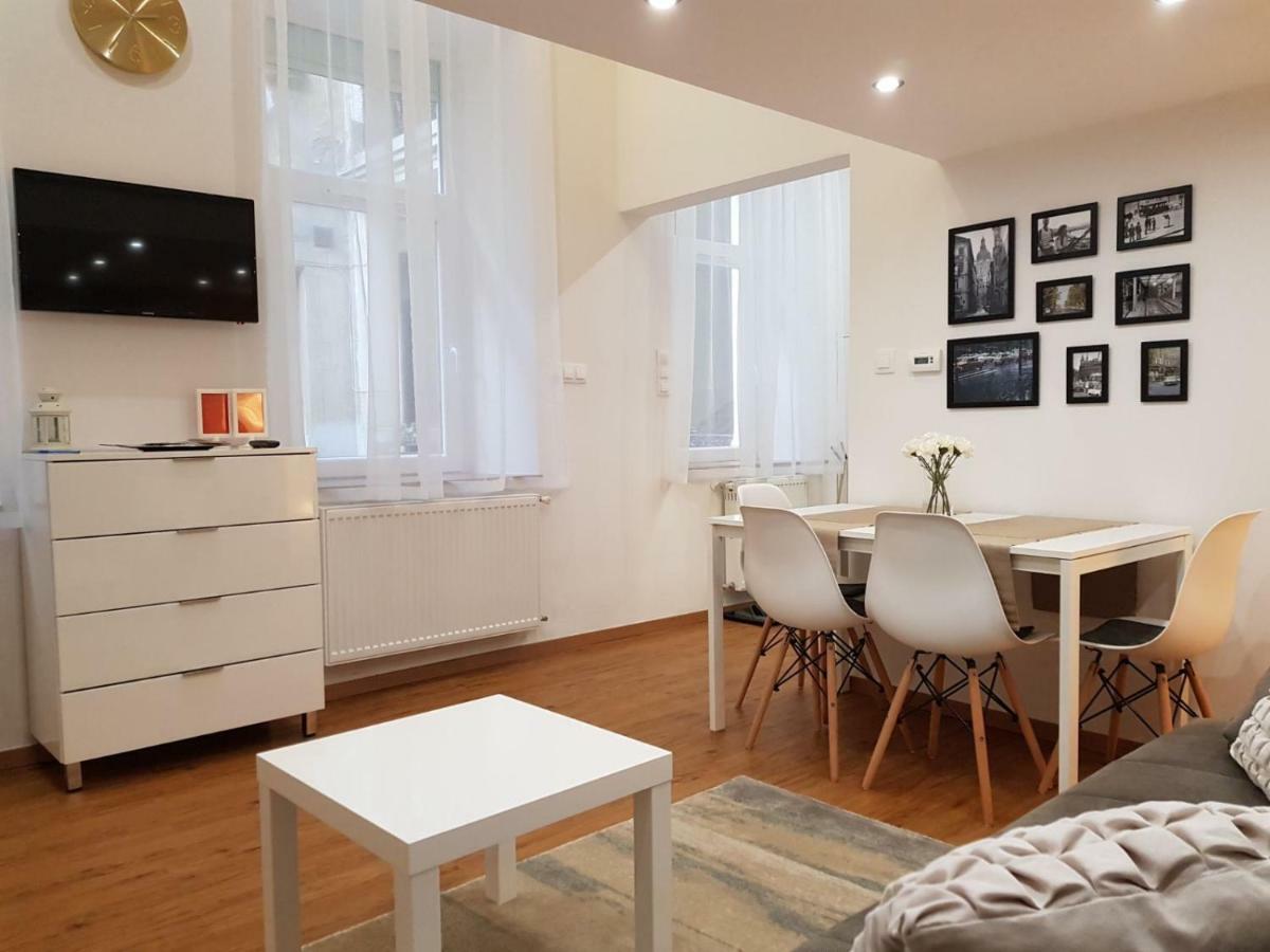 Renaissance Studio Apartment Budapest Ngoại thất bức ảnh